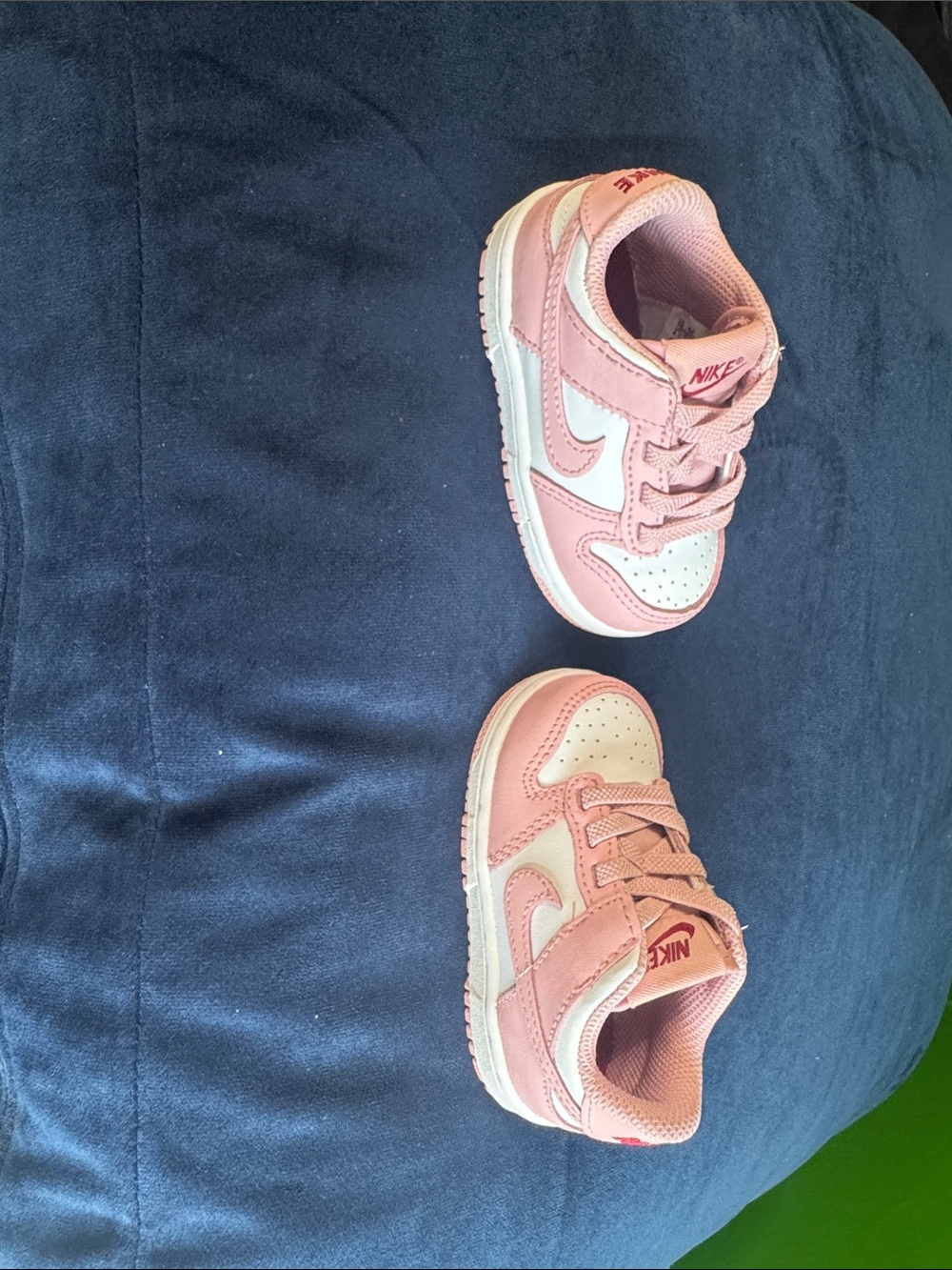 Nike Kids Pink and White Low-Top Sneakers with Hook-and-Loop Strap